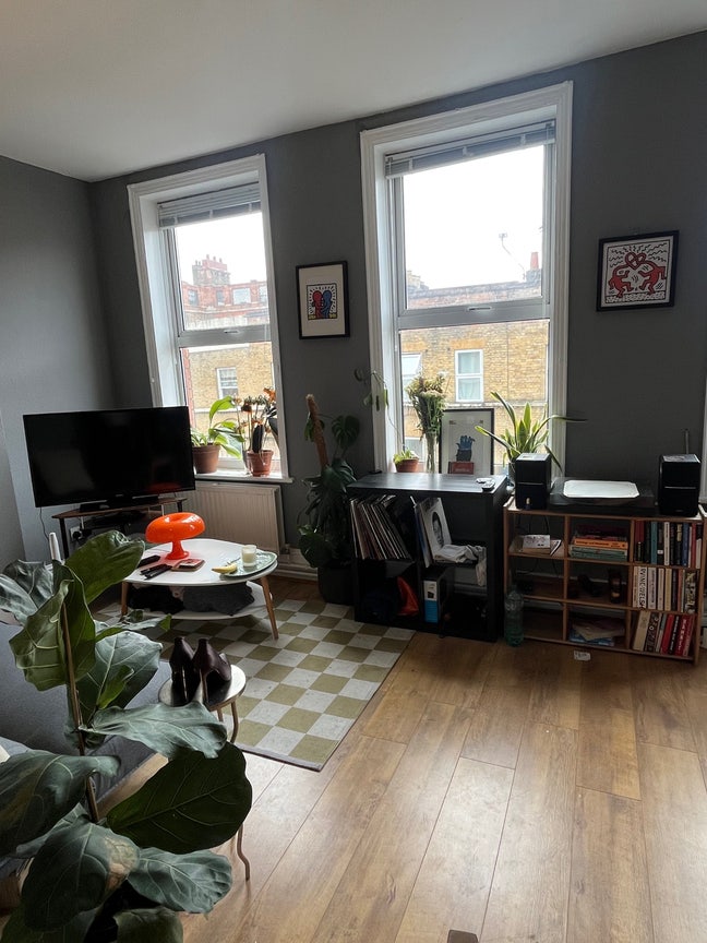 Stoke Newington Chruch Street flat  Main Photo