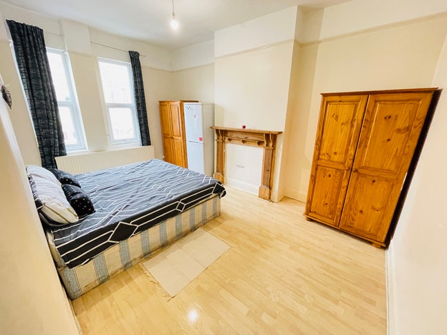 Bright Room in Harlesden!  Main Photo