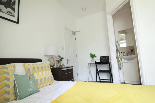 SE12 ENSUITE-Super Chilled & Friendly Homeshare Main Photo