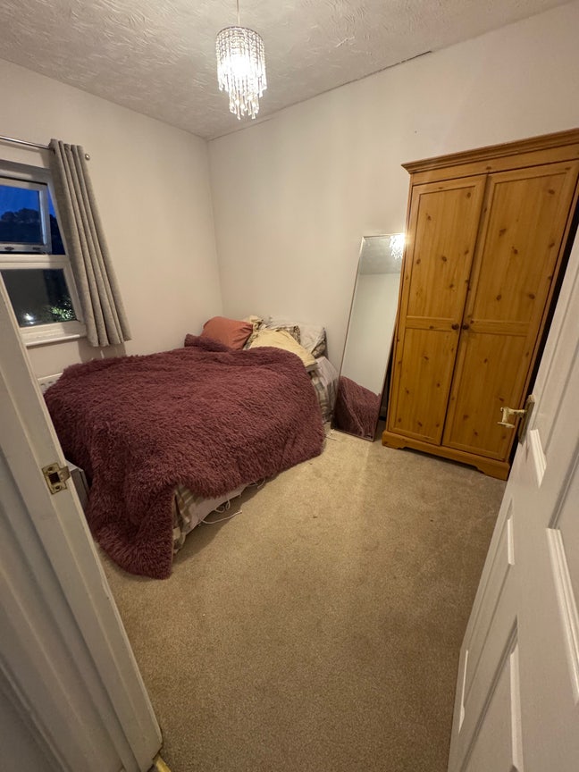 Beautiful double room to let  Main Photo