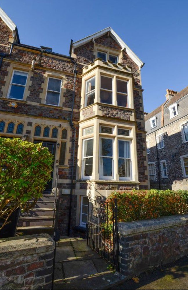 Double room next to Clifton Village  Main Photo