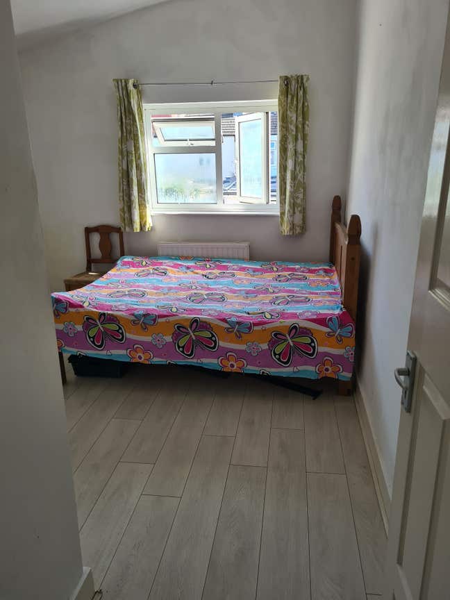 Room for rent  Main Photo