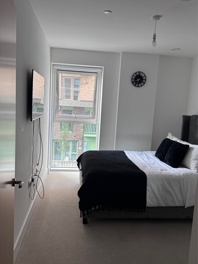 Short Term Sublet (1 Bed New Build Apartment) Main Photo