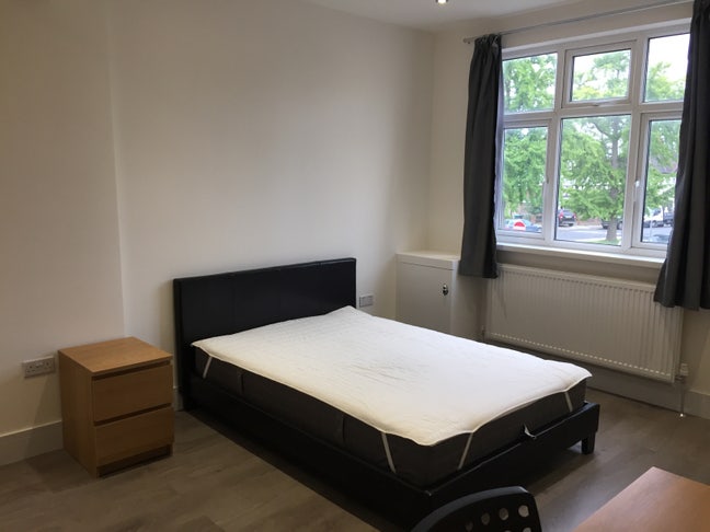 Large Furnished Double Room (Shared Flat) Main Photo