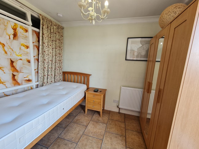 Double Rooms for rent in Northolt Ub5  Main Photo