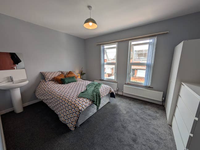 Beautiful Property - Just off Ormeau Road Main Photo