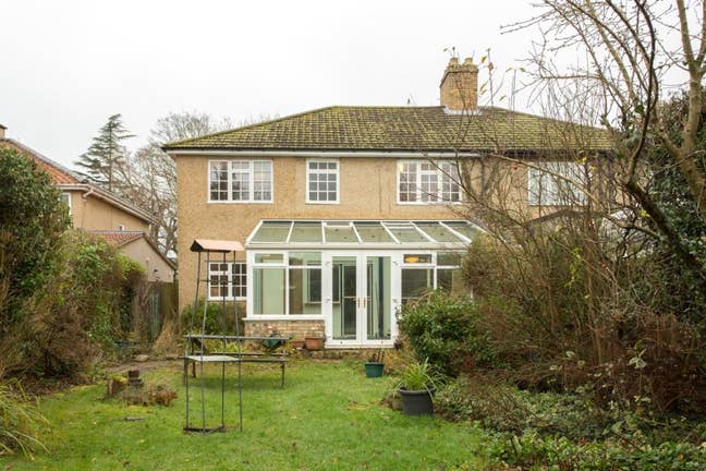 4-5 bedrooms available for group near hospital Main Photo
