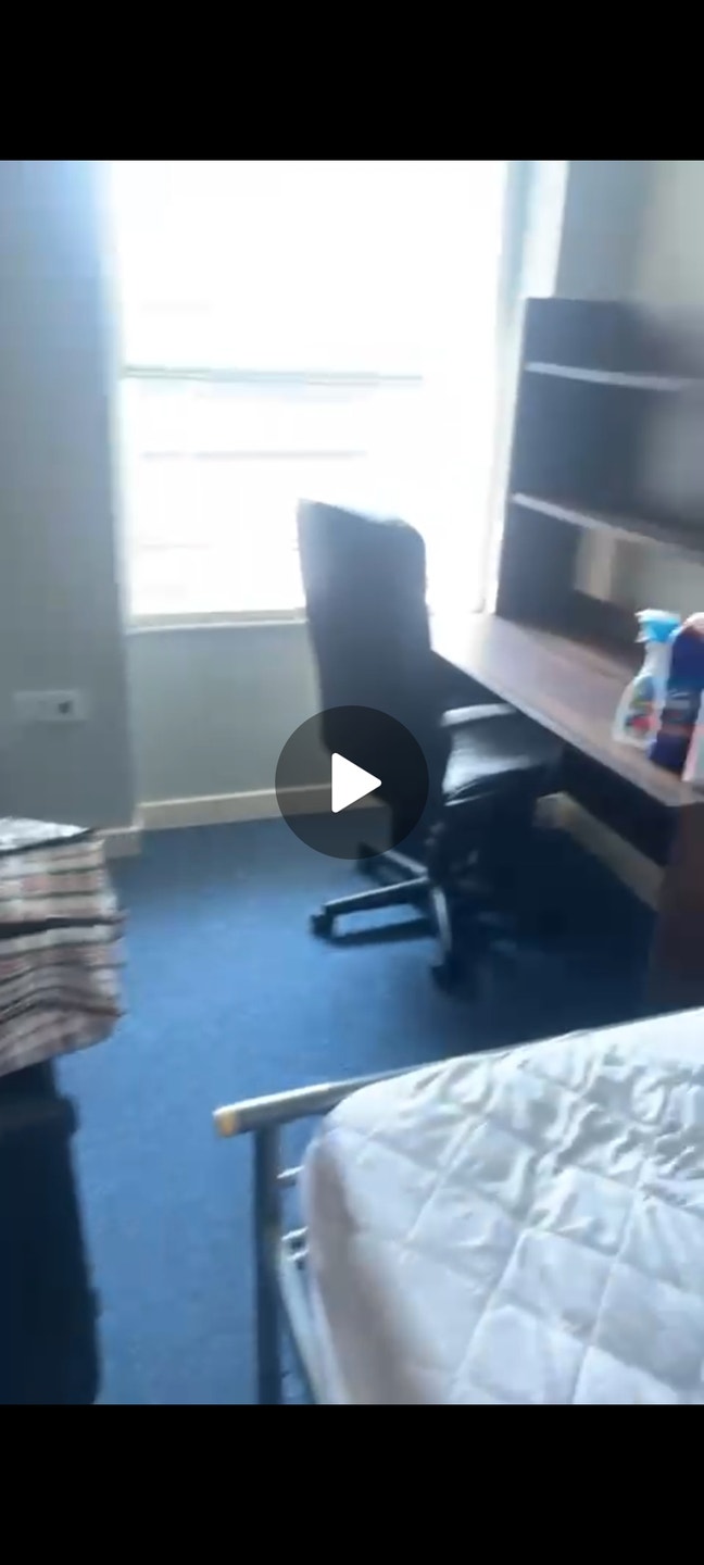 Ensuite room available ASAP Main Photo