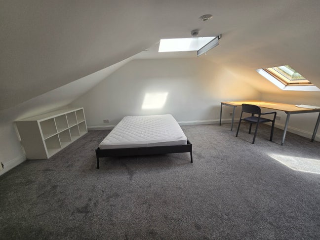 Tenant wanted for our gorgeous student house! Main Photo