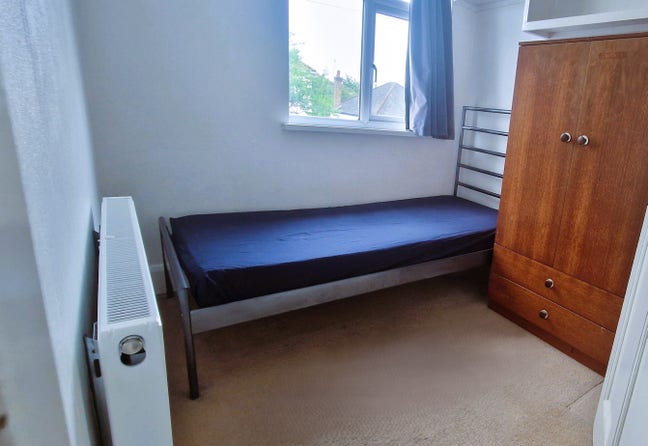 Beautiful Single Room in Peaceful Home Main Photo