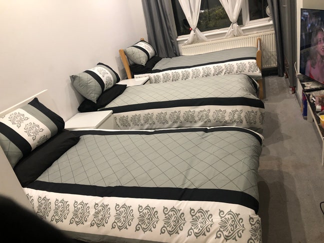 “L👀K” £495 For One Large Double Room, All inc Main Photo