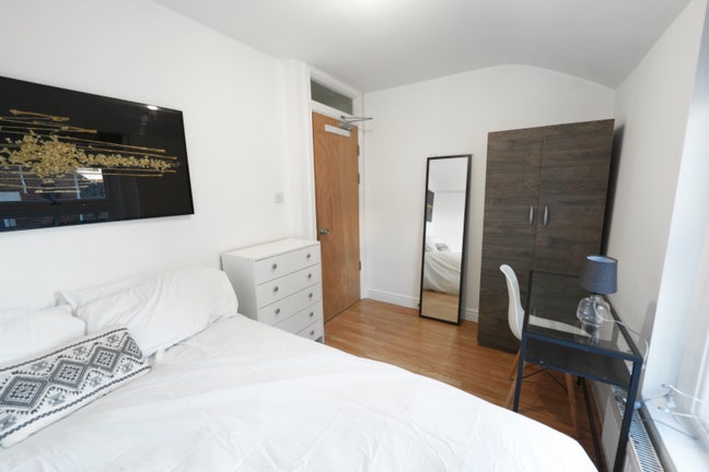 Beautiful Room next to Liverpool Street! Main Photo