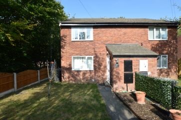 1-Bedroom Flat - Private Entrance & Garden Main Photo