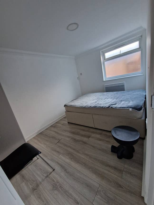 Clean and Quit Room Main Photo
