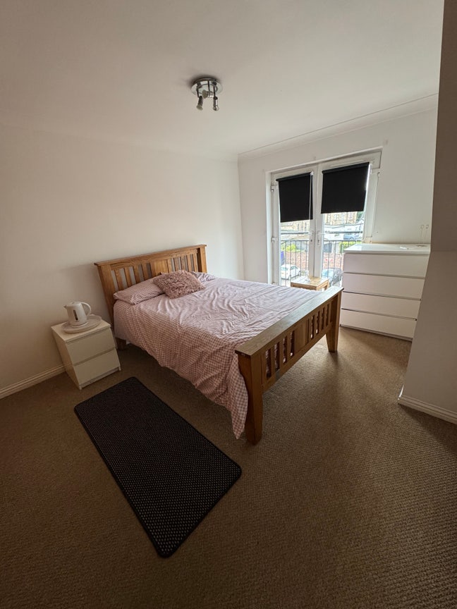 Furnished Double Bedroom £350pm (all bills inc.) Main Photo