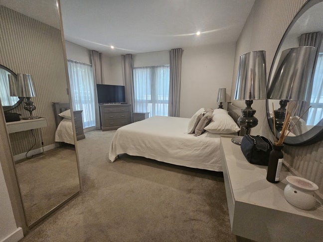 Luxury modern 2 bed flat in central Harrogate Main Photo