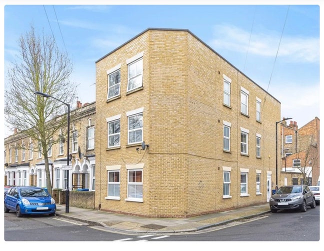 Modern Double Bedroom available for 1-3 months Main Photo