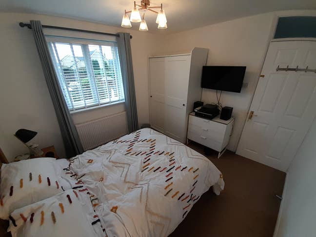  Spacious Double Rooms for Rent in Beautiful House Main Photo