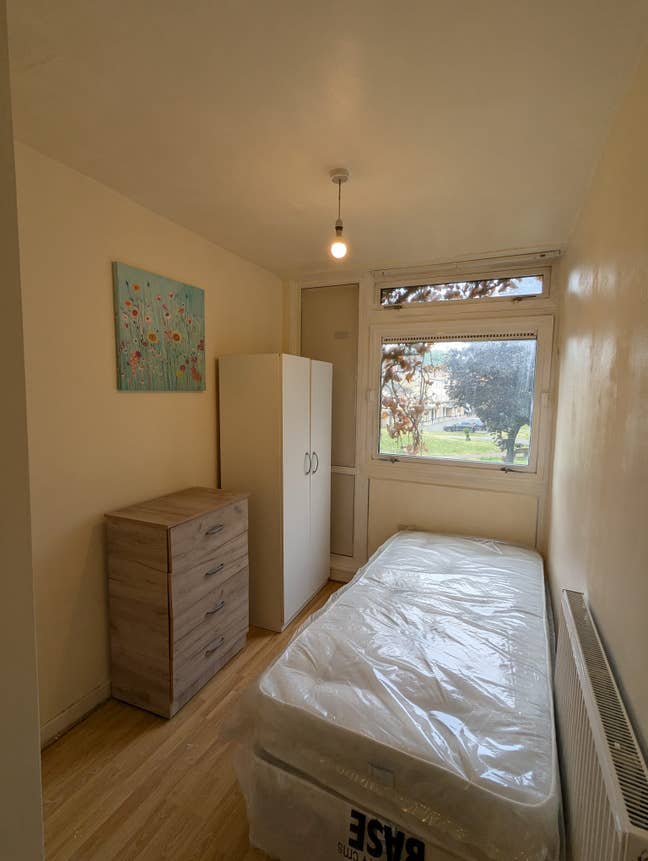 Beautiful room in Shadwell(Bills Included) Main Photo