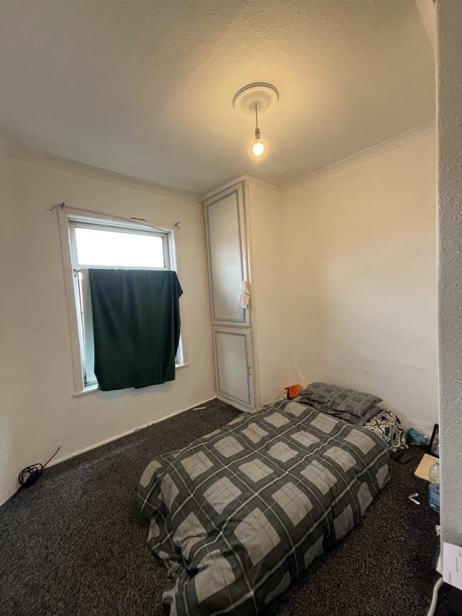 1 Room Available  Main Photo