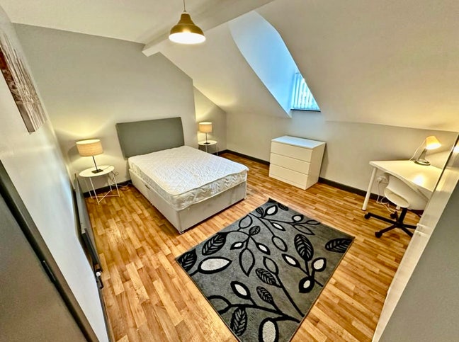 ** Furnished Rooms All Bills inc Stranmillis ** Main Photo