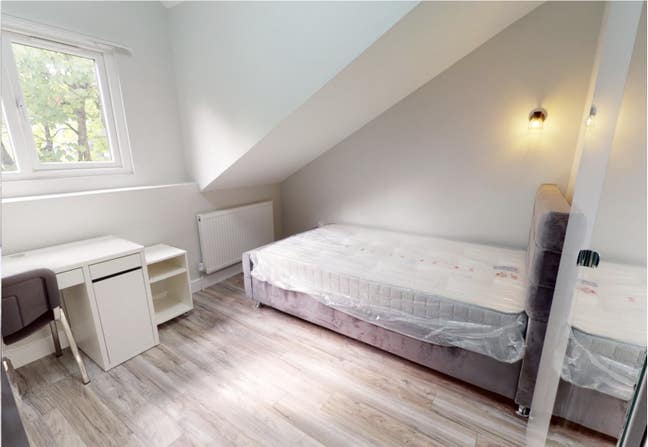 Looking for someone to takeover my tenancy B29 Main Photo