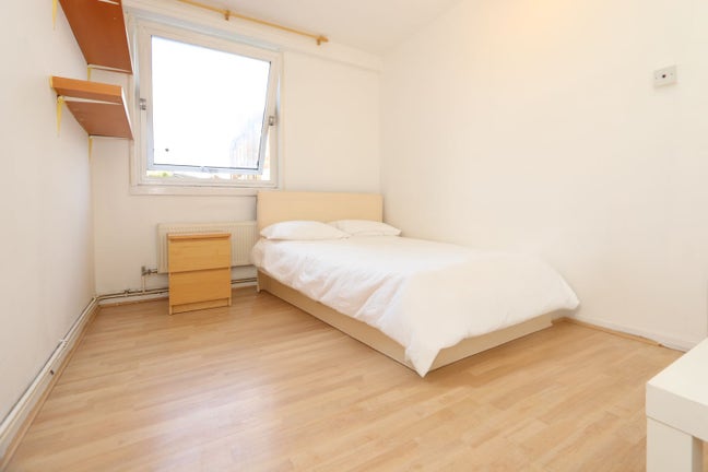 Spacious Doubles – Walk to Bethnal Green Station! Main Photo