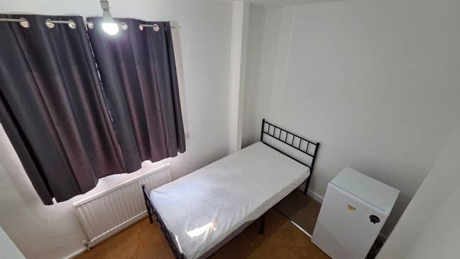 Single Room Available - All Bills Included Main Photo