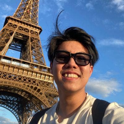 I am a professional male aged 22. I am lookin... Main Photo