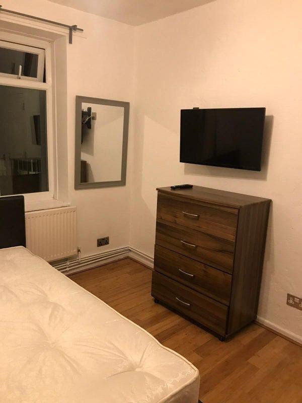 Double Room Close To Kingston University(92) Main Photo