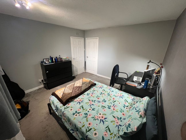 Room to rent - Crookston Main Photo