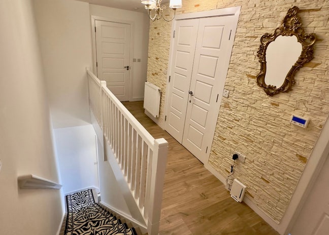 Double rooms in luxurious Flat in Bawley Court E16 Main Photo