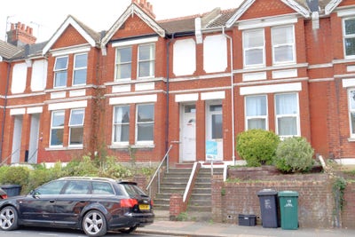 Student-Friendly Room in 4-Bed Male House Share –  Main Photo