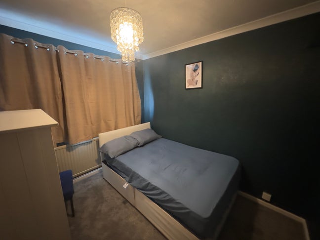 A double room available to rent near city centre  Main Photo