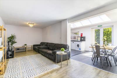 Hawton Crescent | Wollaton Park | Available Now Main Photo