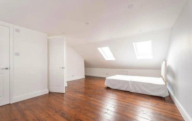 5 Bed semi detached house in Mitcham.  Main Photo