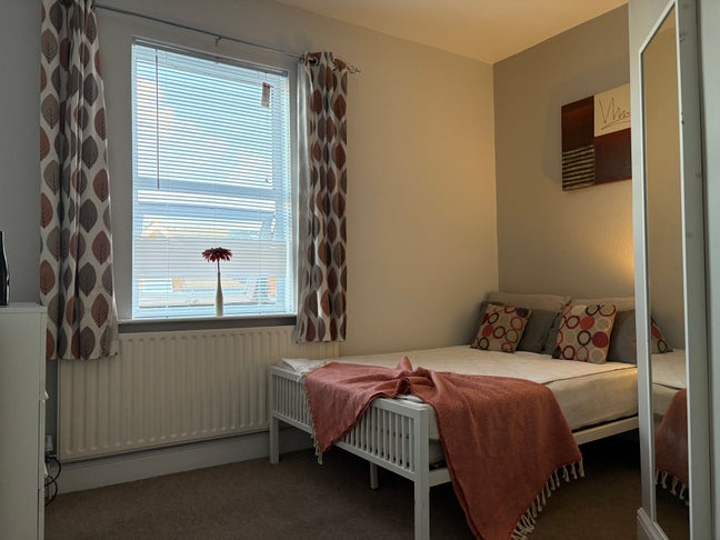 Top Flr Dbl Room near Trent Bridge £540 All Inc Main Photo
