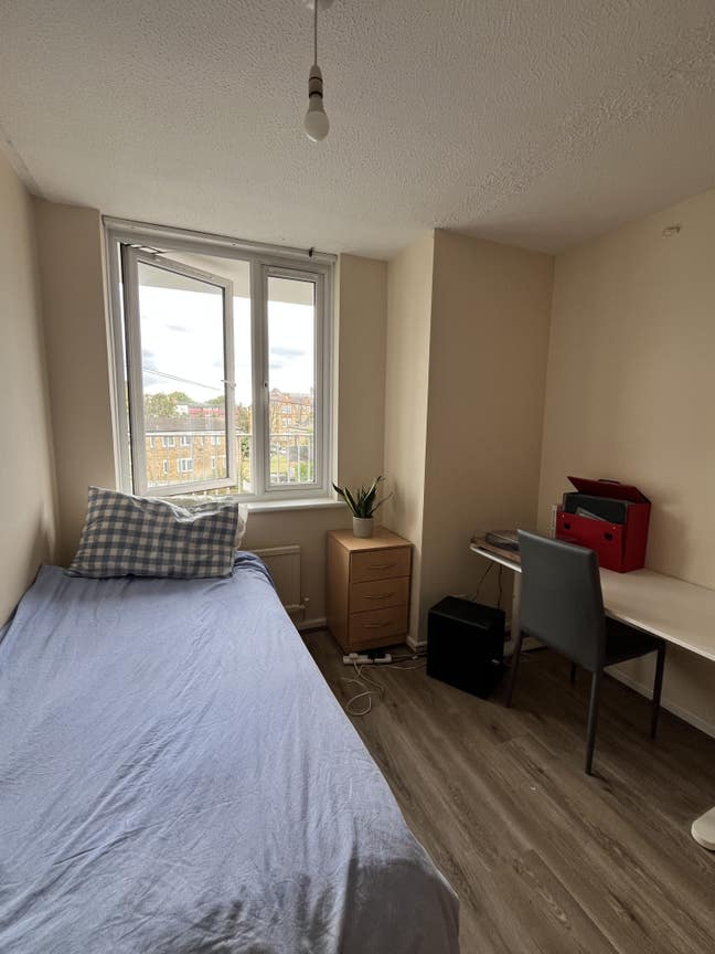 3 lovely bedrooms in Bermondsey  Main Photo