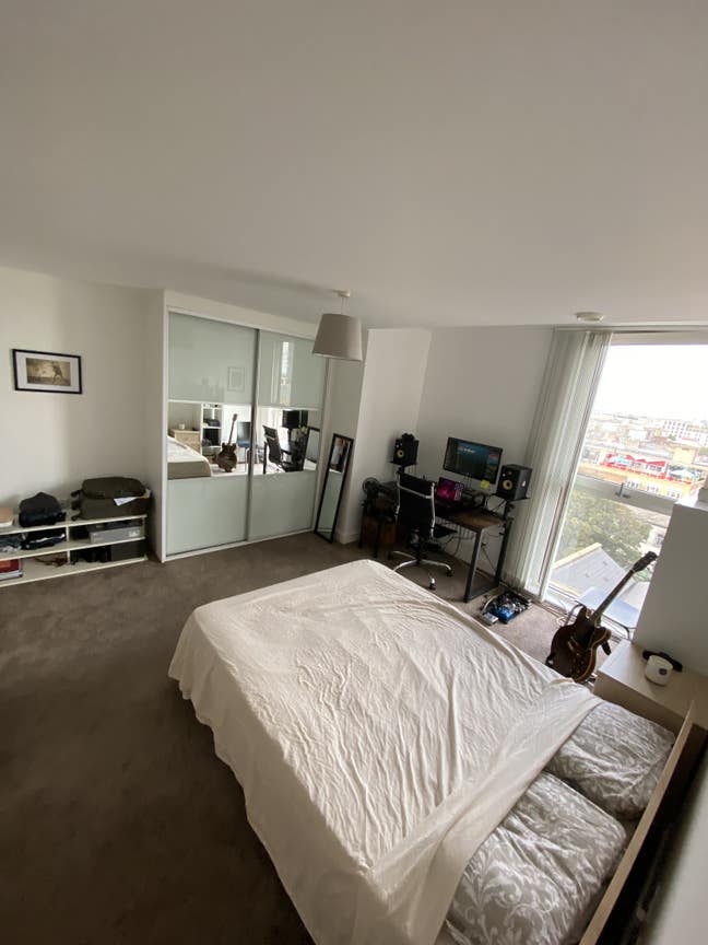 Large en-suite room in Dalston Main Photo
