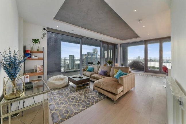 3 Bedroom spacious penthouse amazing views Main Photo