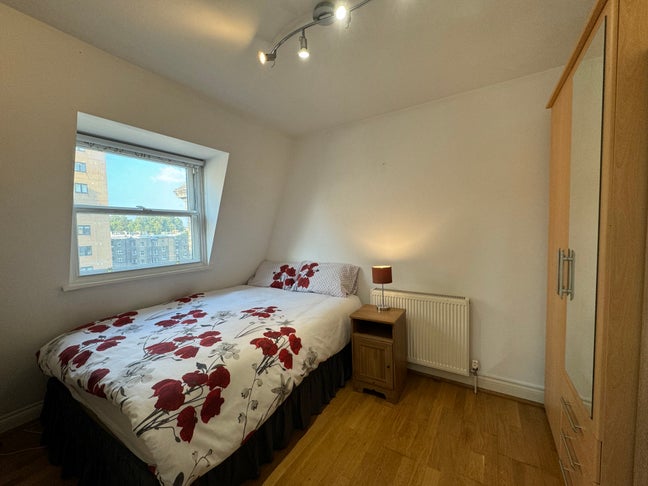 Large 1 Bedroom Flat in South Kensington SW7 Main Photo