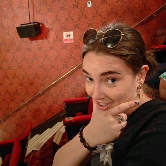 Professional Female seeks a double room Main Photo