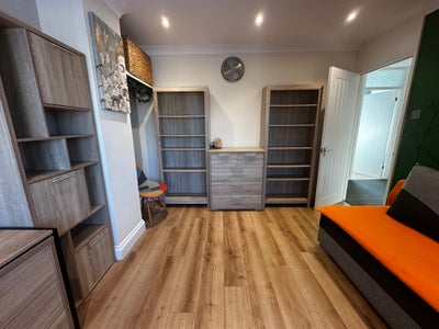 Spacious modern double room. Main Photo