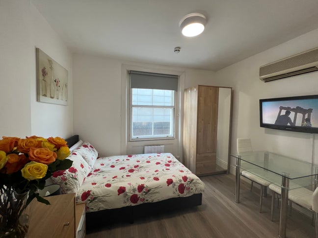 Double Size Room in South Kensington SW7 Main Photo