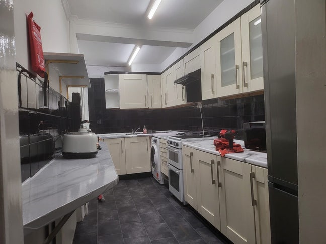 3 bed house available  Main Photo