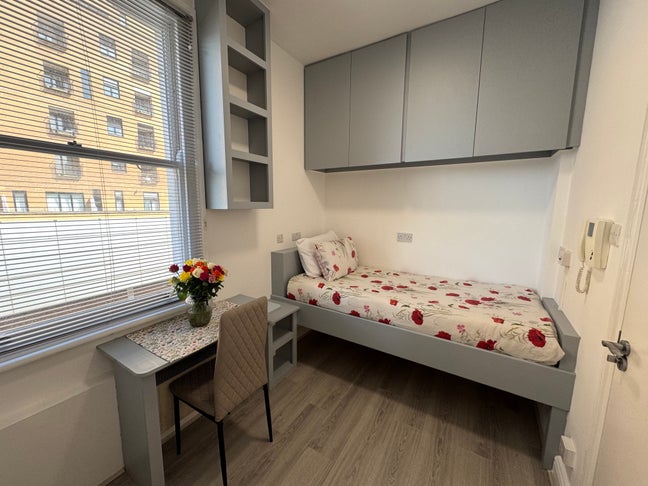 Single Studio Flat in South Kensington SW7  Main Photo