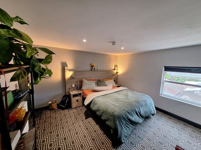 Double bed Ensuite room for rent Main Photo