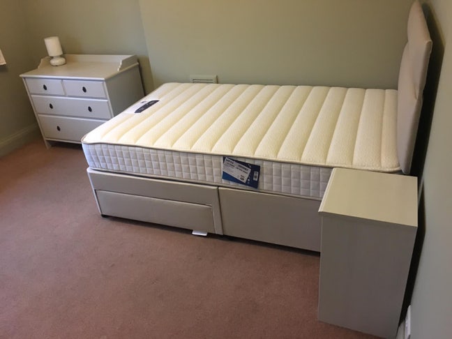 Lovely large double room in Acton W3 Main Photo
