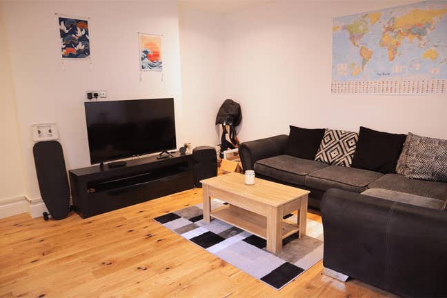 Flatmate Wanted for Stunning 2-bed, Earl's Court  Main Photo
