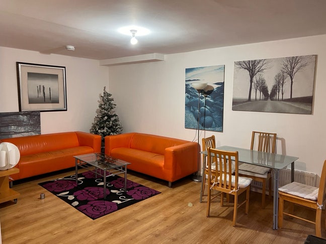 Small Double room in Canada Water Main Photo